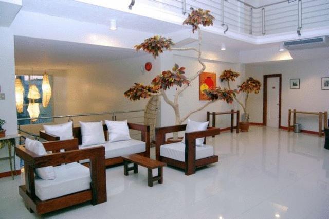 Ilocos Rosewell Hotel Bagian luar foto