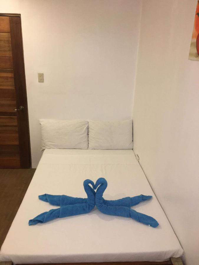 Ilocos Rosewell Hotel Bagian luar foto